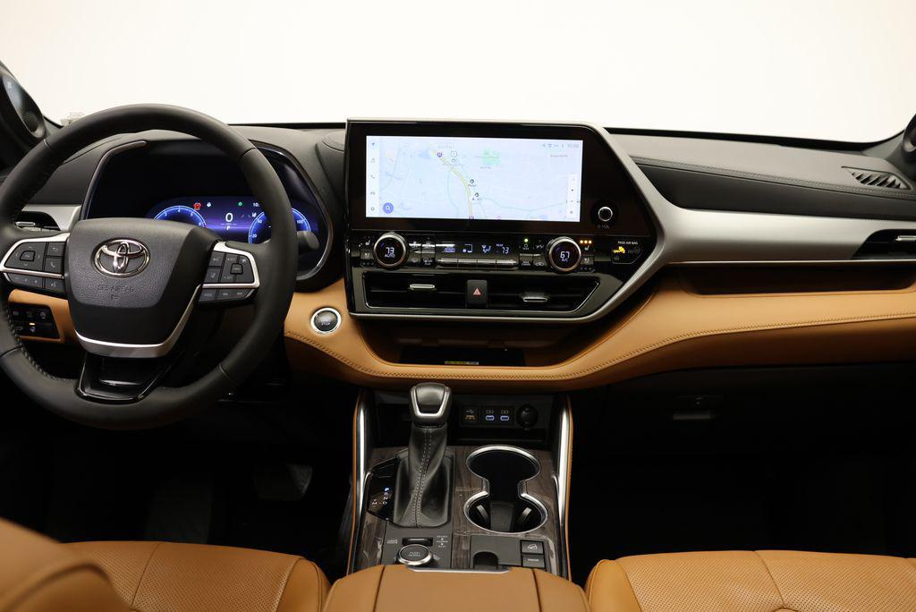 used 2023 Toyota Highlander car, priced at $38,505