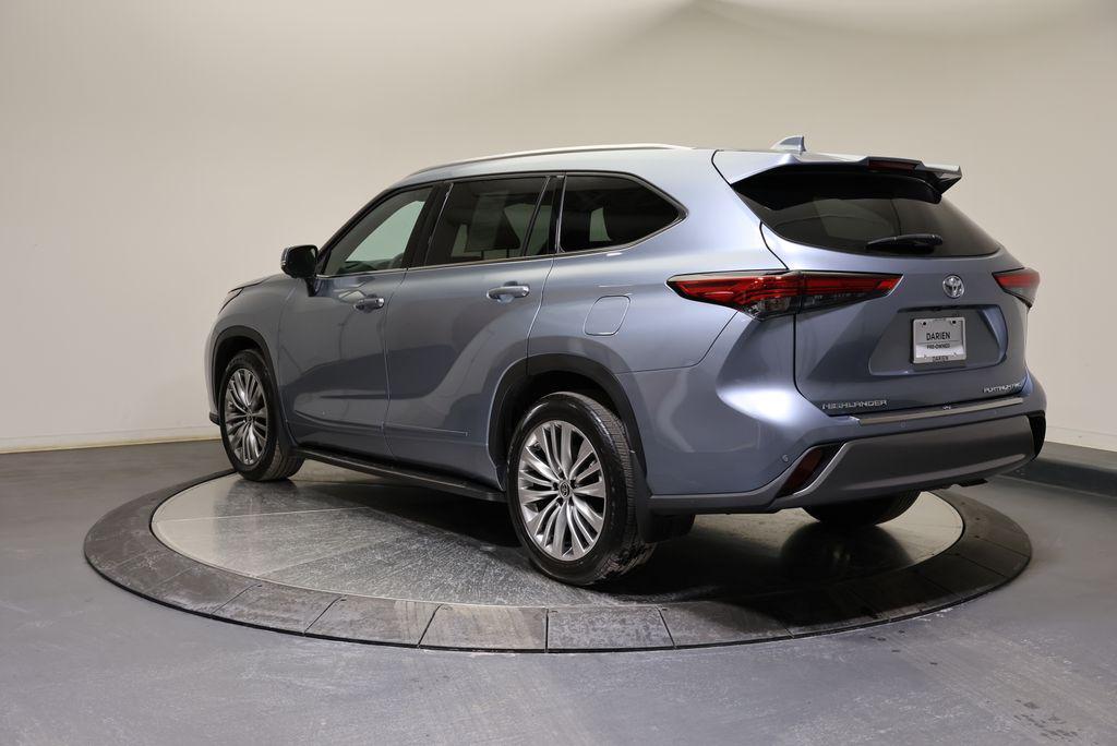 used 2023 Toyota Highlander car, priced at $38,505