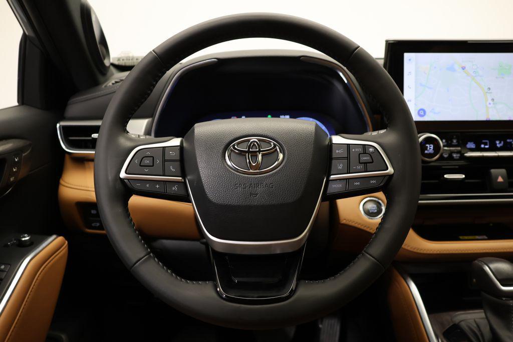 used 2023 Toyota Highlander car, priced at $38,505