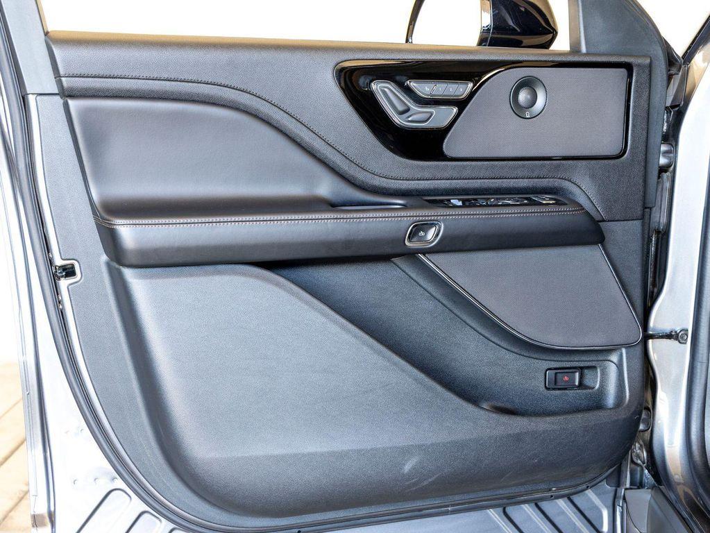 used 2023 Lincoln Aviator car, priced at $41,981