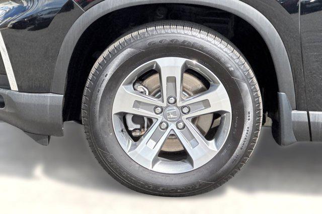 used 2025 Honda Pilot car, priced at $40,999