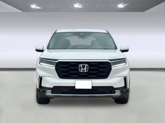 new 2025 Honda Pilot car, priced at $47,550