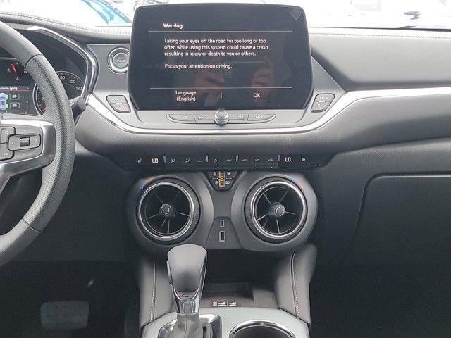 new 2025 Chevrolet Blazer car, priced at $39,186