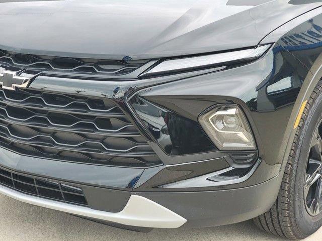 new 2025 Chevrolet Blazer car, priced at $39,186