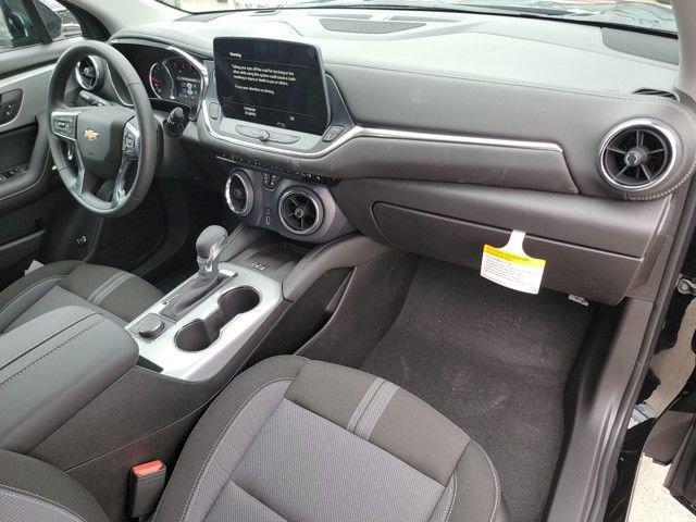 new 2025 Chevrolet Blazer car, priced at $39,186