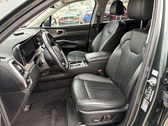 used 2023 Kia Sorento car, priced at $26,985