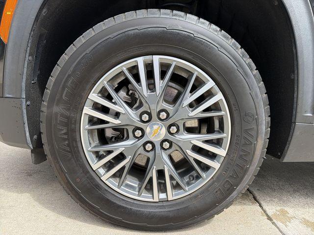 used 2024 Chevrolet Traverse car, priced at $35,694