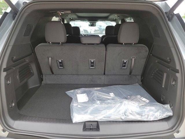 new 2026 Chevrolet Traverse car, priced at $44,020