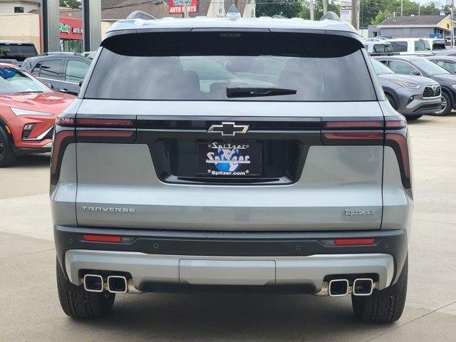 new 2026 Chevrolet Traverse car, priced at $44,020