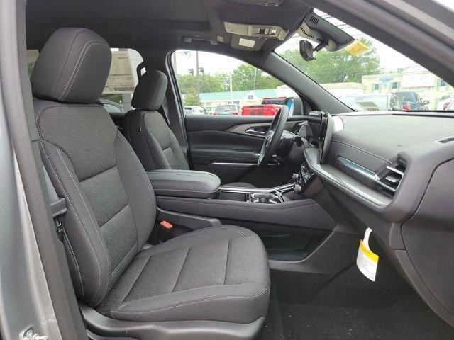 new 2026 Chevrolet Traverse car, priced at $44,020