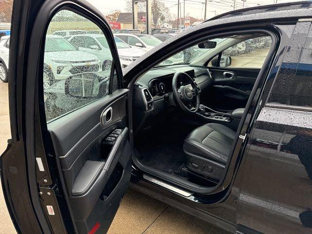 used 2023 Kia Sorento car, priced at $30,519