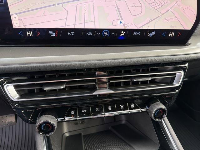 new 2026 Chevrolet Traverse car, priced at $43,721