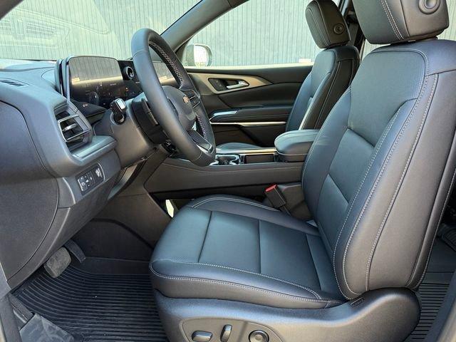 new 2026 Chevrolet Traverse car, priced at $46,915