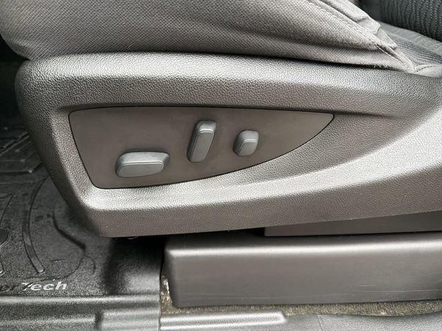 used 2017 GMC Yukon car, priced at $19,369