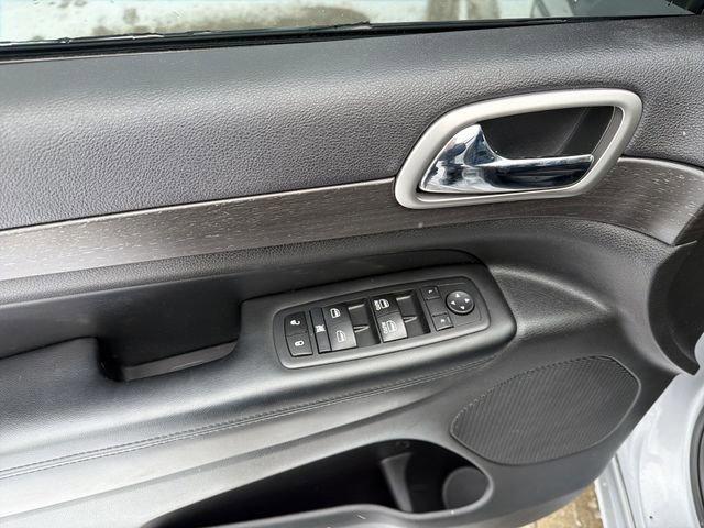 used 2017 Jeep Grand Cherokee car, priced at $17,868