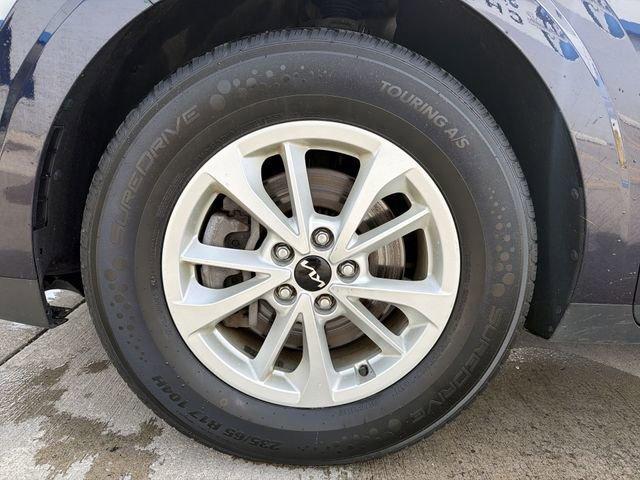 used 2023 Kia Carnival car, priced at $21,770