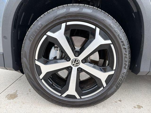 used 2025 Volkswagen Tiguan car, priced at $31,395