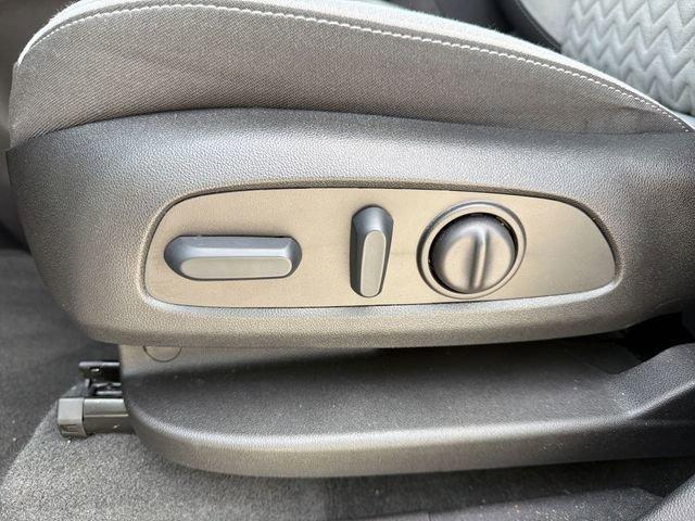 used 2024 Chevrolet Equinox car, priced at $22,995
