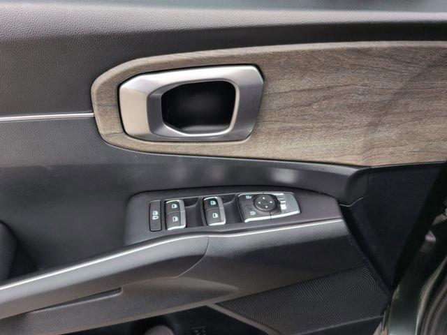 used 2022 Kia Sorento car, priced at $24,962