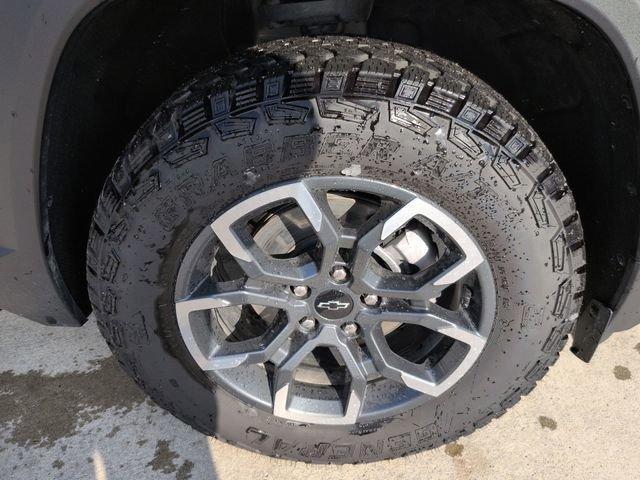 used 2025 Chevrolet Equinox car, priced at $29,796