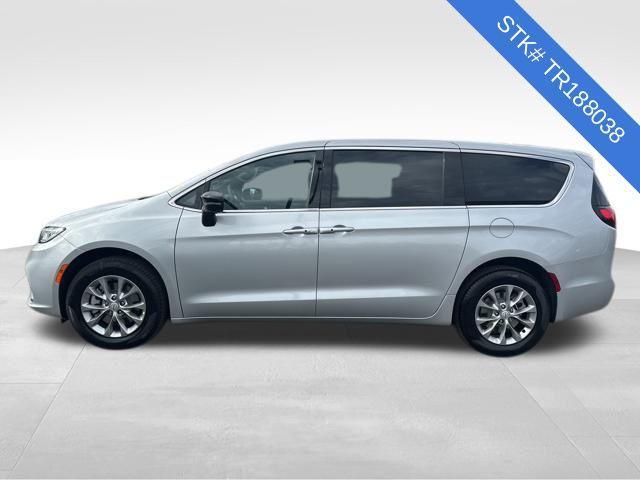 new 2026 Chrysler Pacifica car