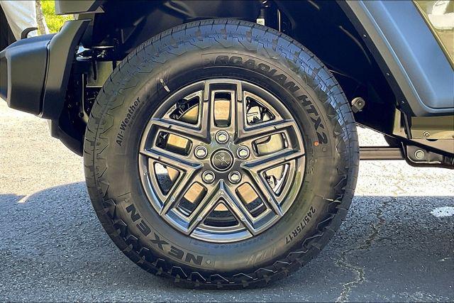 new 2025 Jeep Wrangler car, priced at $51,380