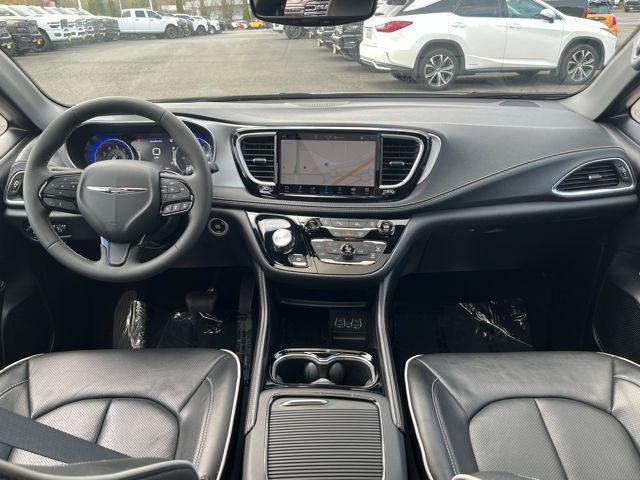 used 2025 Chrysler Pacifica car, priced at $32,639