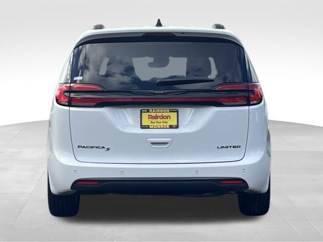used 2025 Chrysler Pacifica car, priced at $32,639