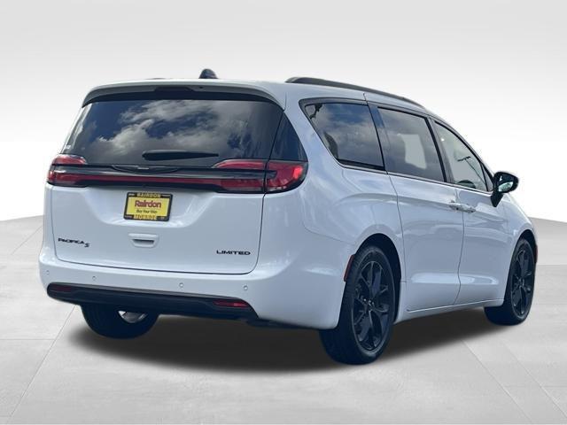 used 2025 Chrysler Pacifica car, priced at $32,639