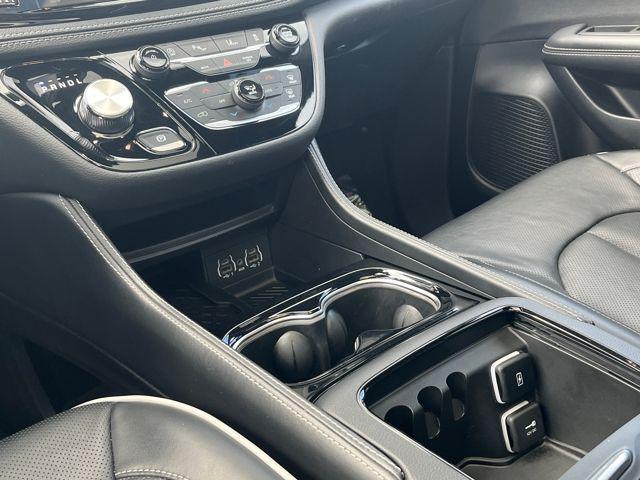 used 2025 Chrysler Pacifica car, priced at $32,639