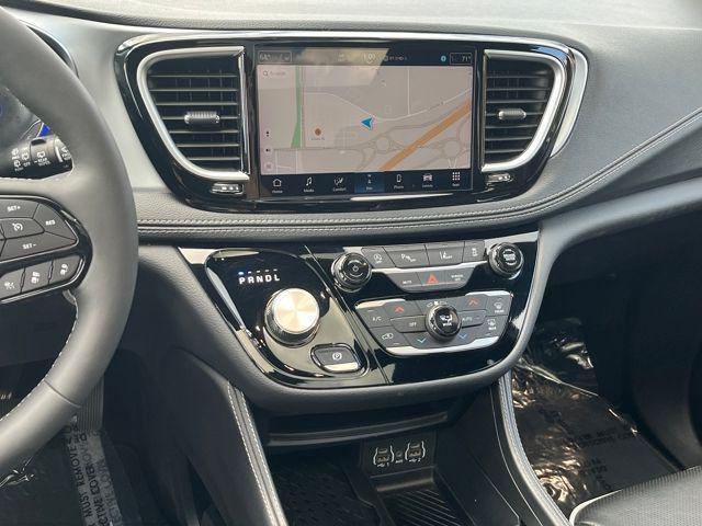used 2025 Chrysler Pacifica car, priced at $32,639