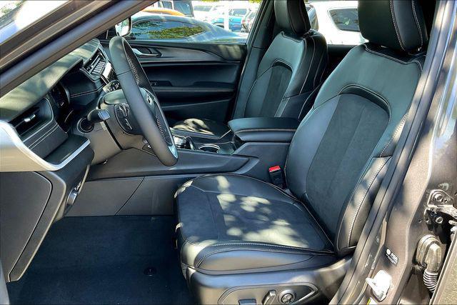 new 2025 Jeep Grand Cherokee car, priced at $49,370