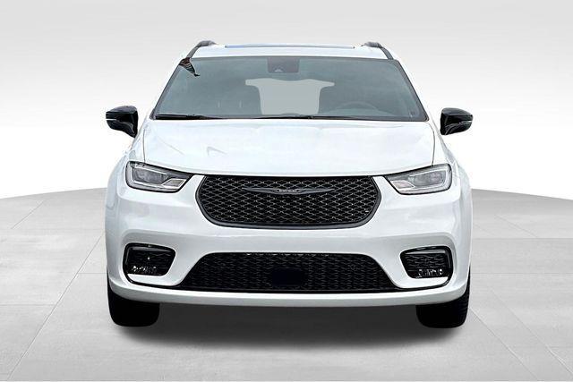 new 2026 Chrysler Pacifica car, priced at $53,815