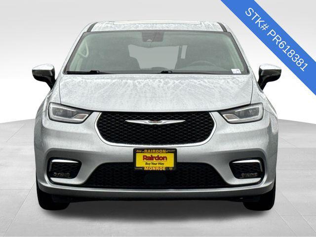 used 2023 Chrysler Pacifica Hybrid car, priced at $25,990