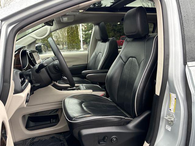 used 2023 Chrysler Pacifica Hybrid car, priced at $25,990