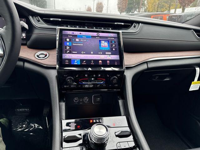 new 2025 Jeep Grand Cherokee car