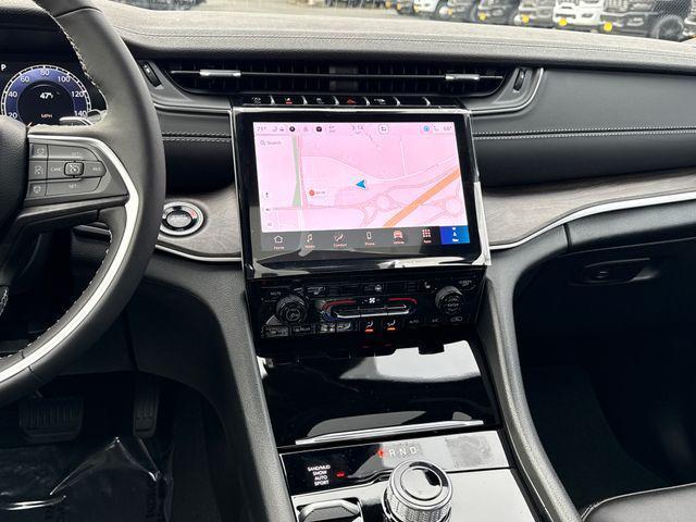 new 2025 Jeep Grand Cherokee car