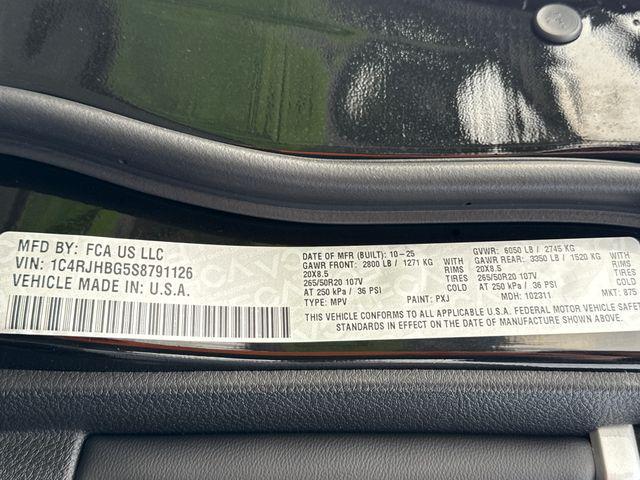 new 2025 Jeep Grand Cherokee car