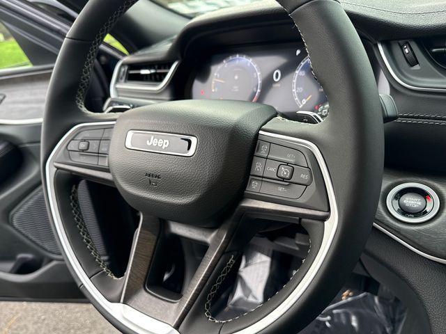 new 2025 Jeep Grand Cherokee car