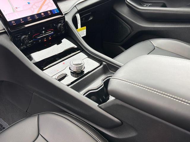 new 2025 Jeep Grand Cherokee car, priced at $52,735