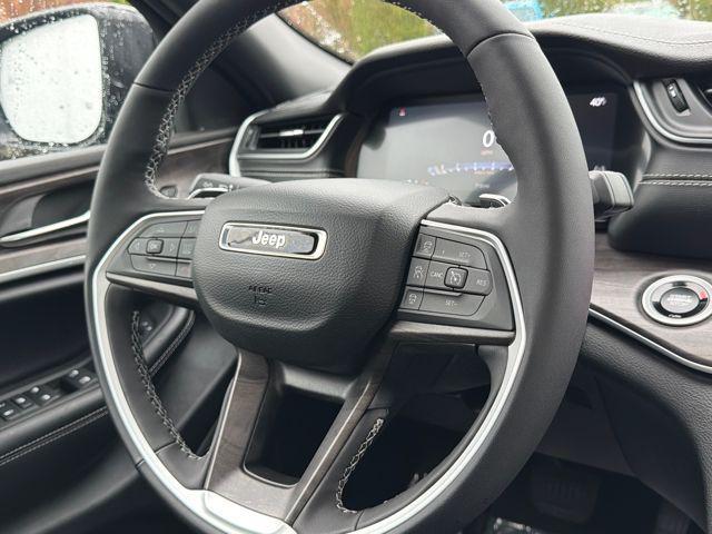 new 2025 Jeep Grand Cherokee car, priced at $52,735