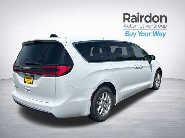 used 2023 Chrysler Pacifica car, priced at $22,190