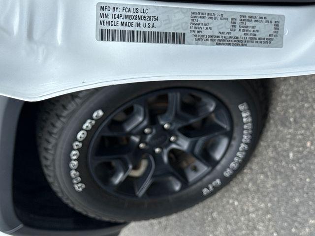 used 2022 Jeep Cherokee car, priced at $20,190