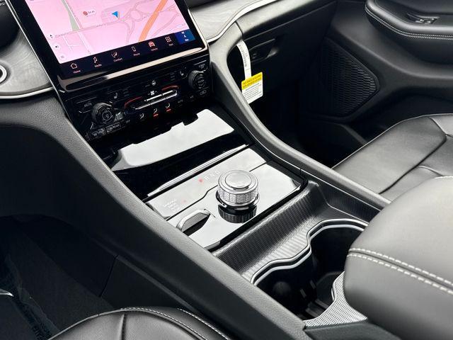 new 2025 Jeep Grand Cherokee car, priced at $52,735