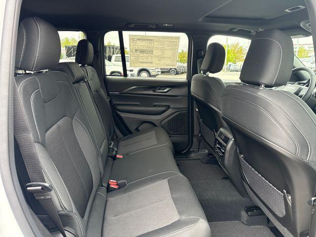 new 2026 Jeep Grand Cherokee car, priced at $45,105