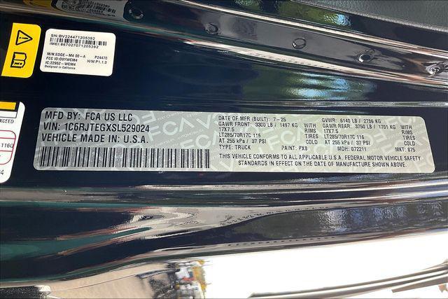 new 2025 Jeep Gladiator car, priced at $56,580