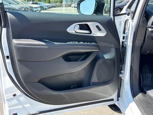 new 2026 Chrysler Pacifica car, priced at $56,940