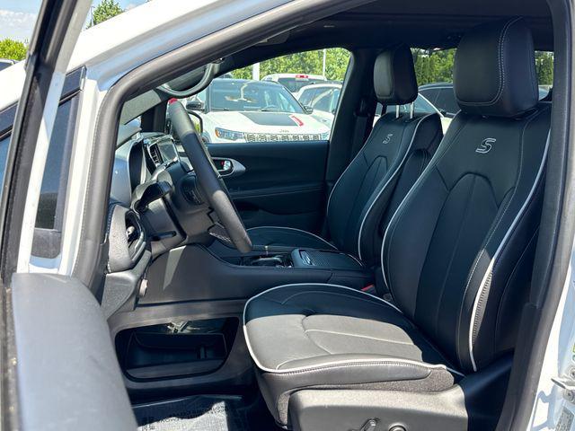 new 2026 Chrysler Pacifica car, priced at $56,940