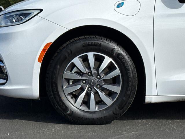 used 2024 Chrysler Pacifica Hybrid car, priced at $21,190