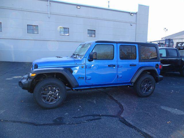 new 2026 Jeep Wrangler car, priced at $44,251